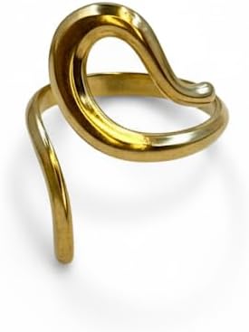 Elegant Wavy Ring