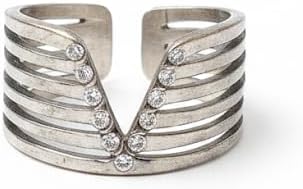 Elegant Ring with Unique Design