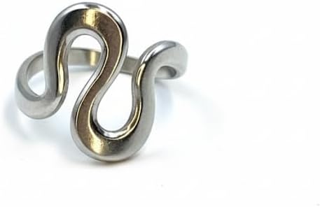 Elegant Wavy Ring