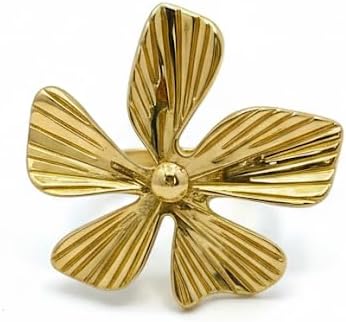 Elegant Golden Flower Ring