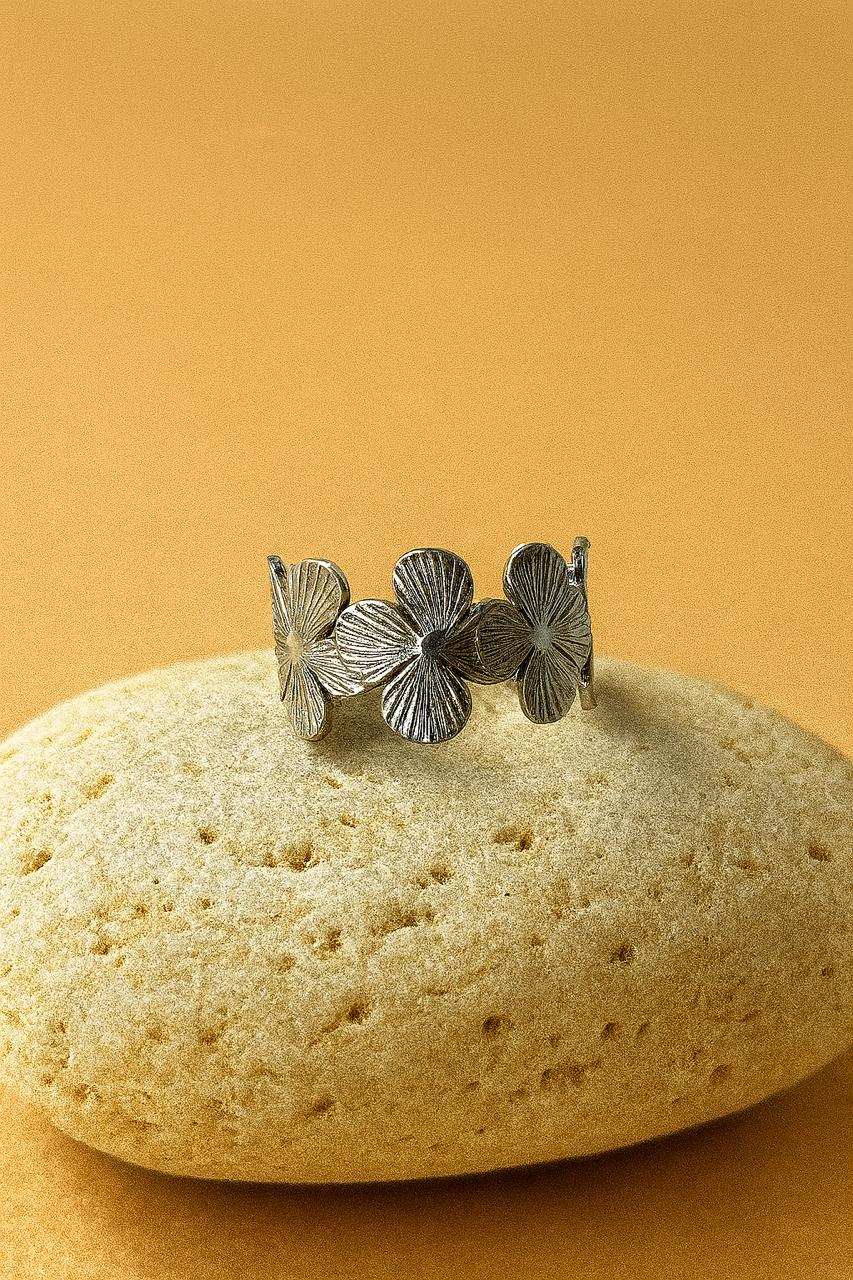 Elegant Flower Ring Stainless Steel