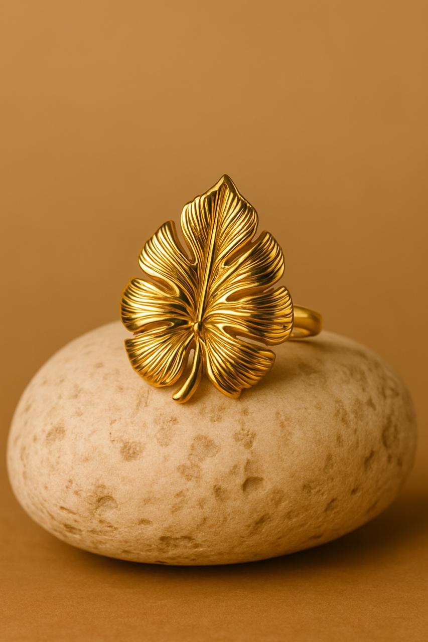 Elegant Golden Leaf Ring