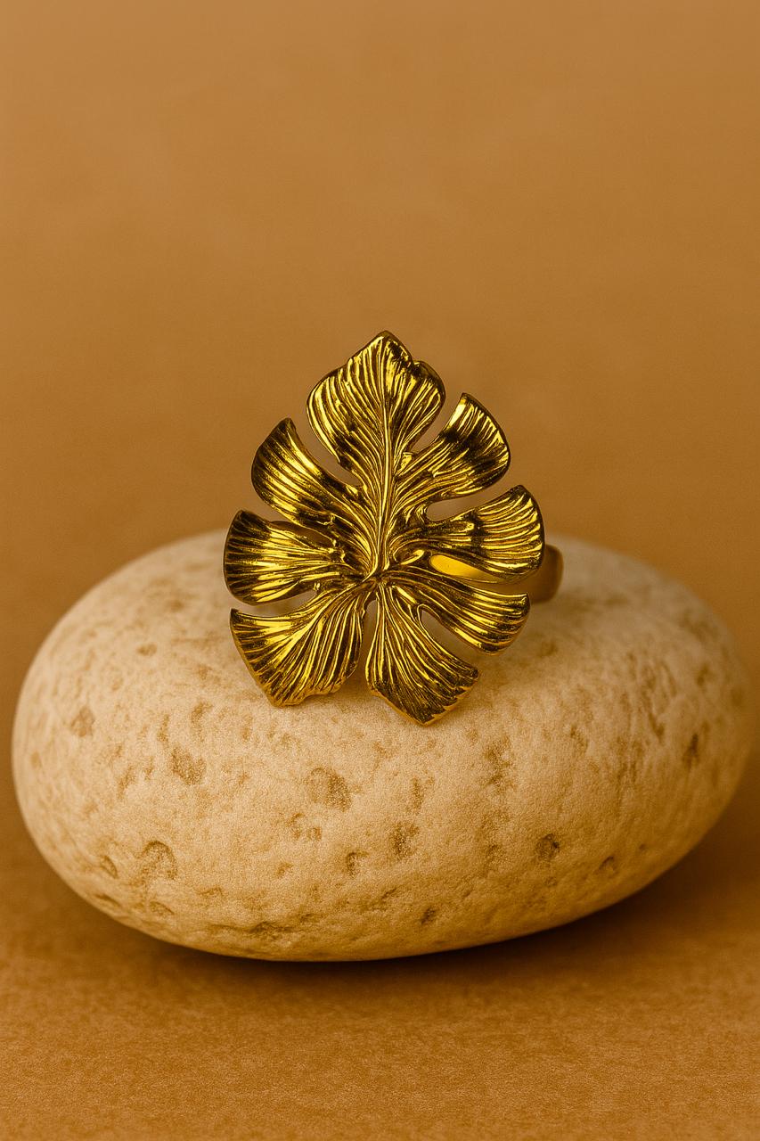 Golden Monstera Leaf Ring