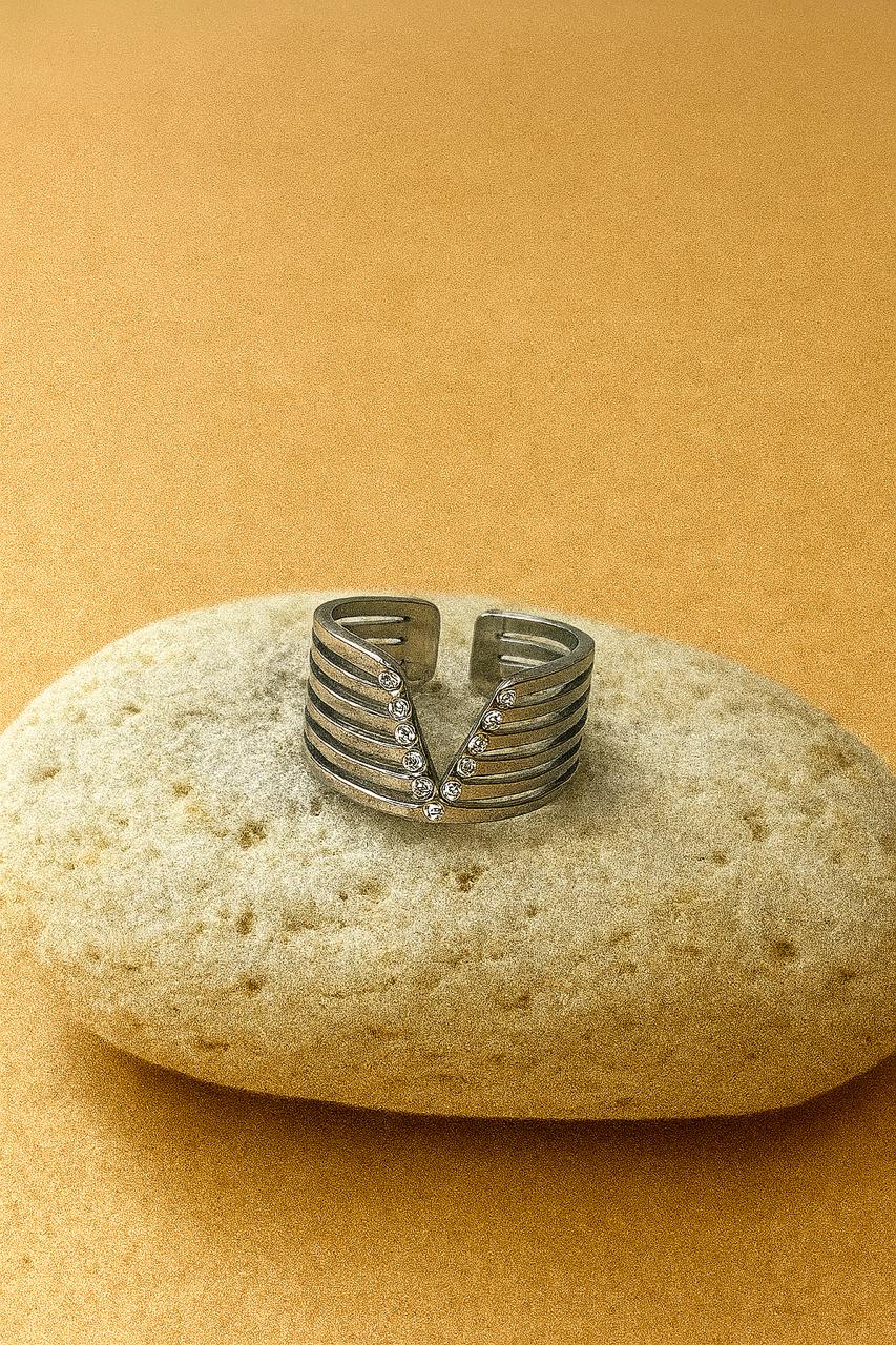 Elegant Ring with Unique Design