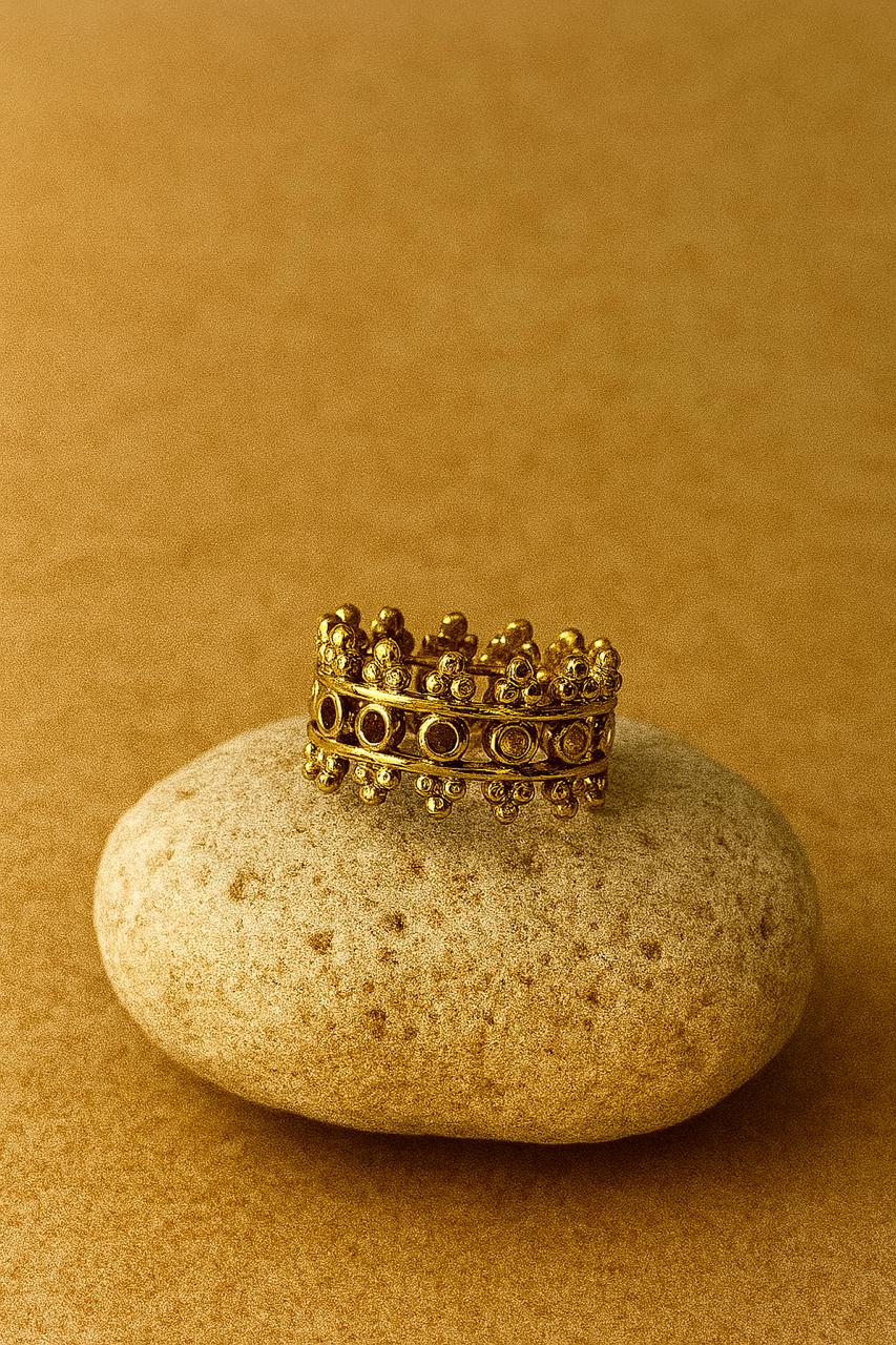 Elegant Ring with Unique Design