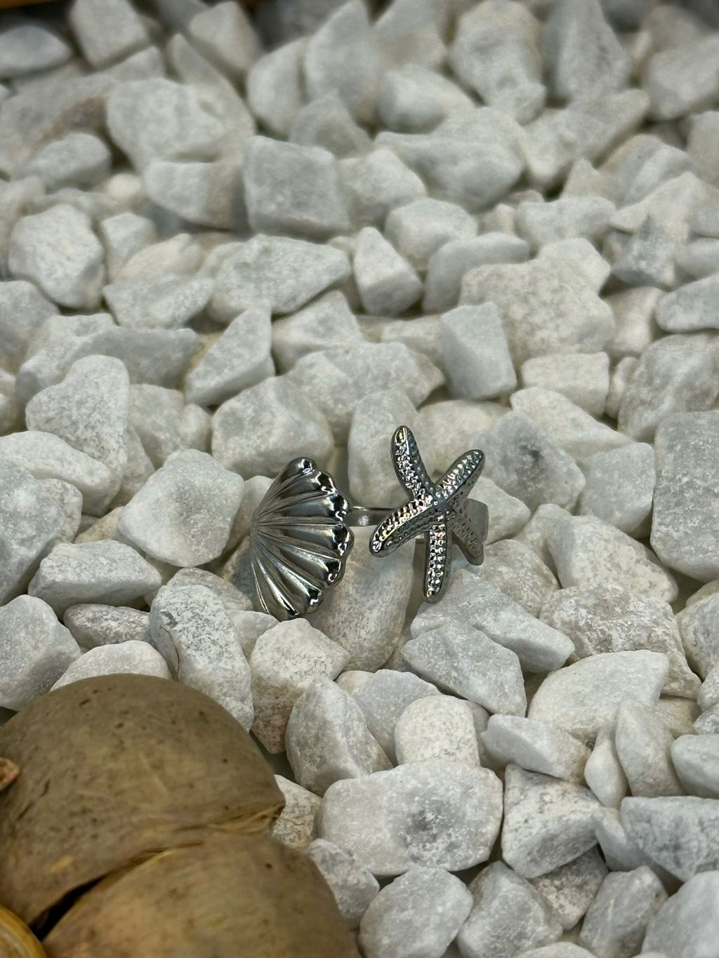 Elegant Seashell and Starfish Ring, Stainless Steel