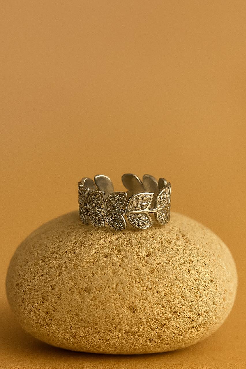 Elegant Stainless Steel Leaf Ring