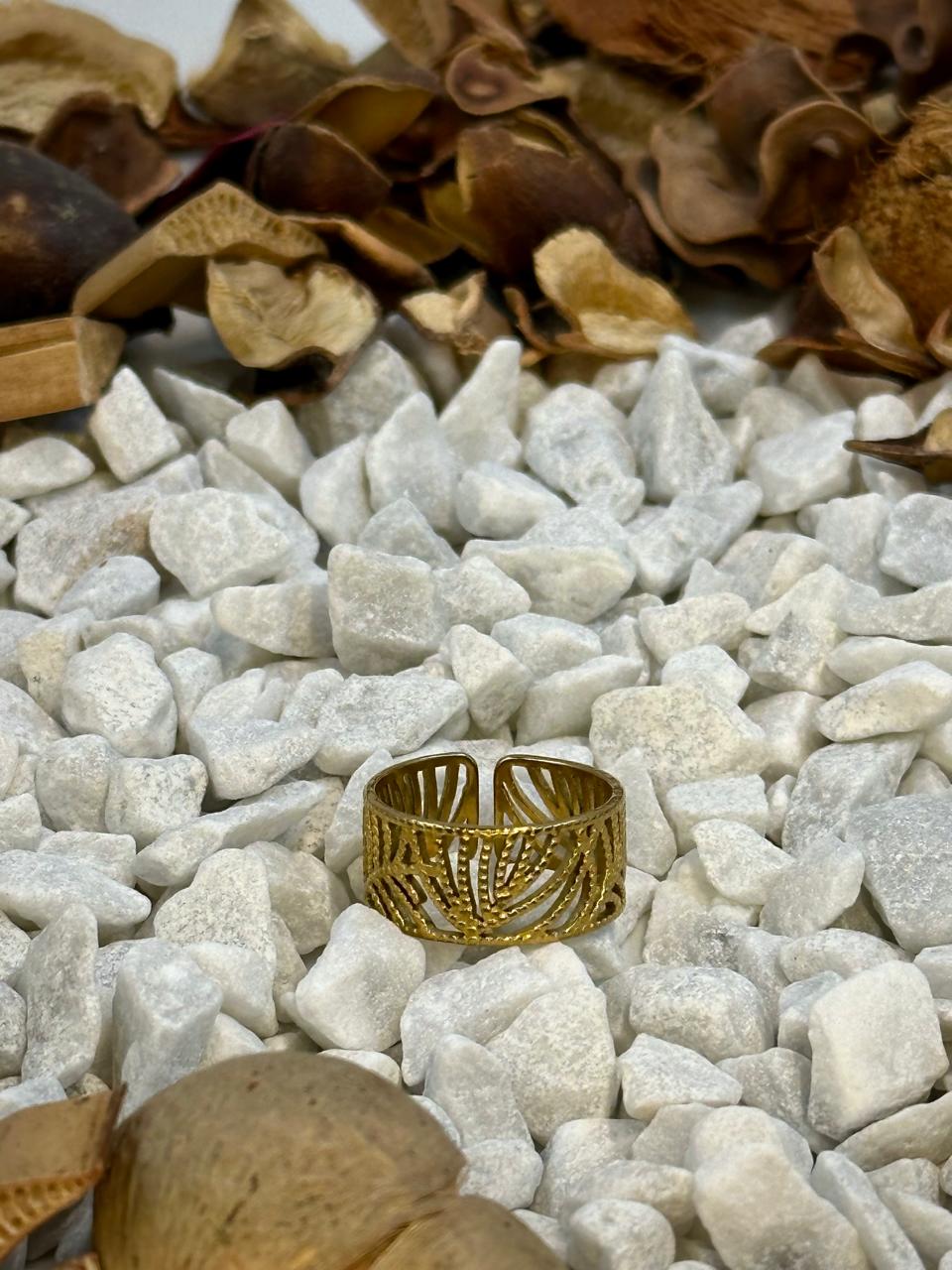 Elegant Ring with Unique Design