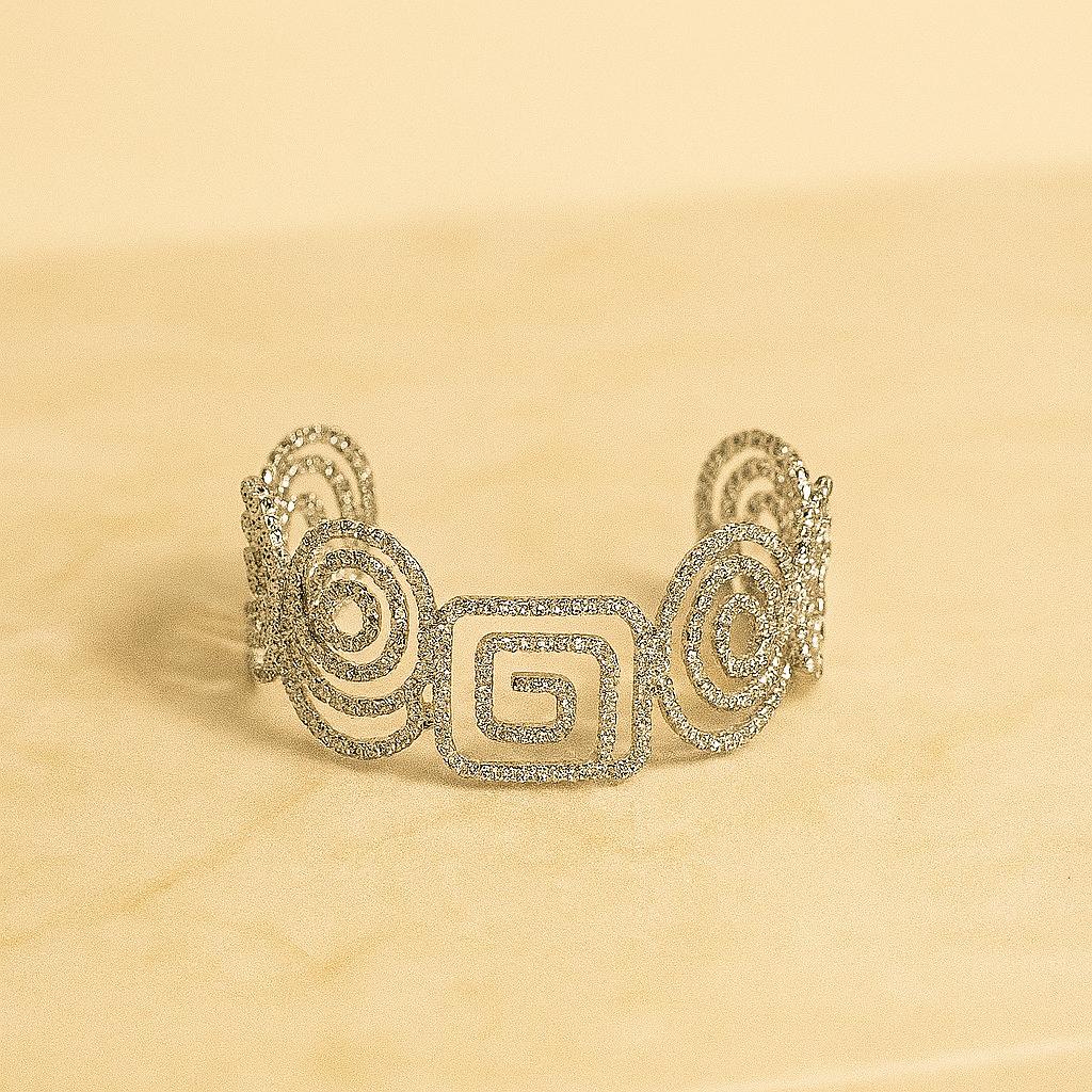 Elegant Bracelet with Unique Crystal Design