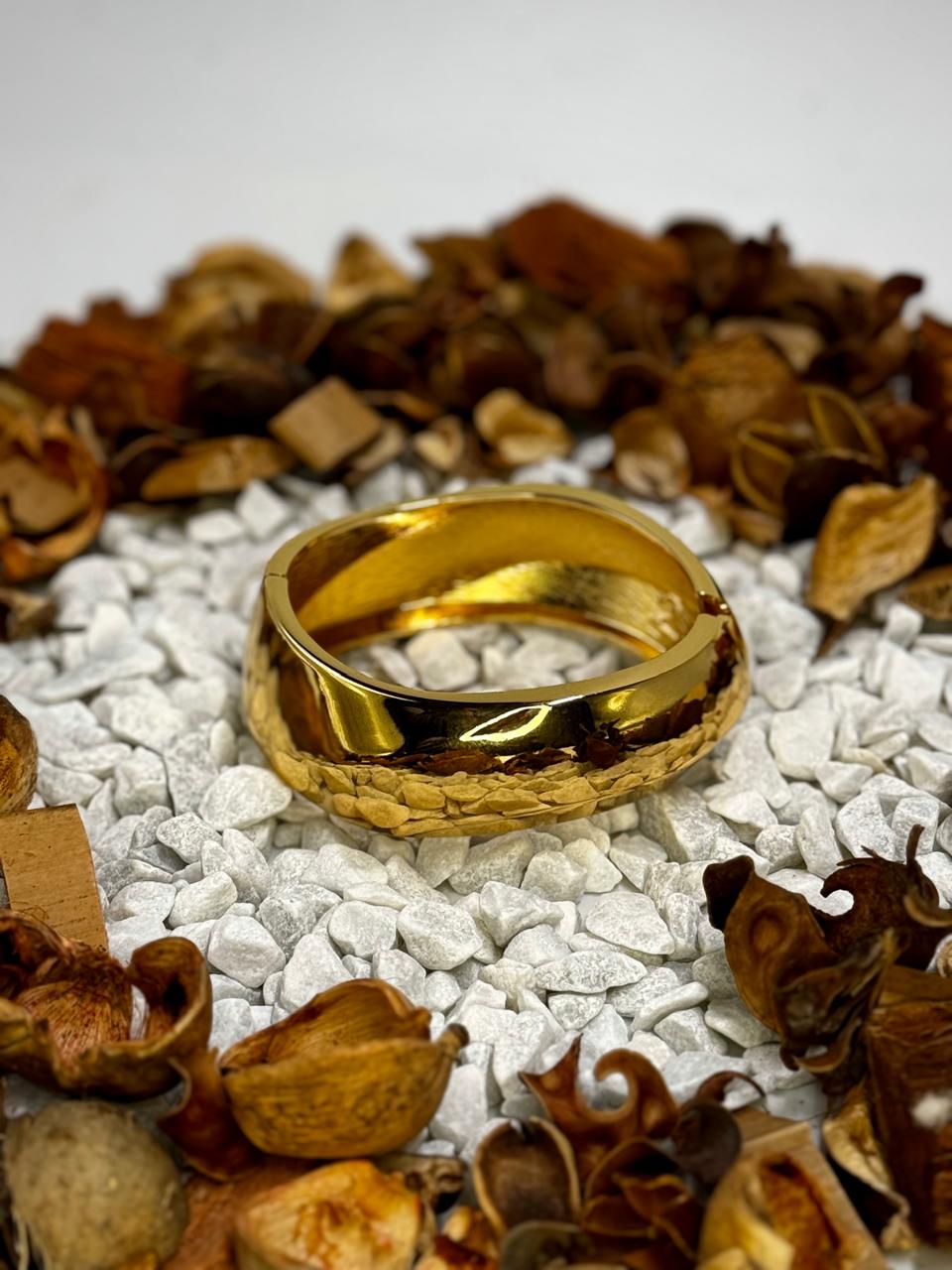 Elegant Gold Bracelet