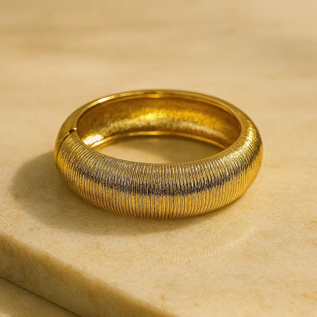 Elegant Gold Bracelet