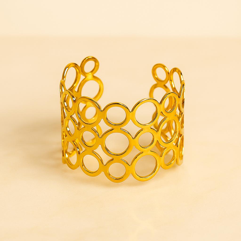 Elegant Golden Circle Bracelet