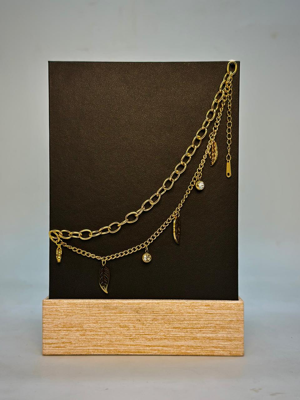 Elegant Gold Leaves Bracelet