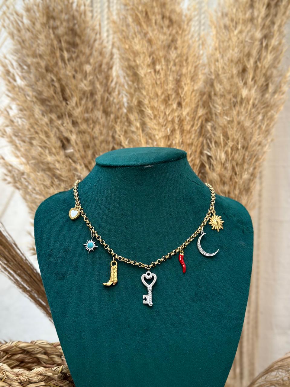Elegant necklace with a unique design