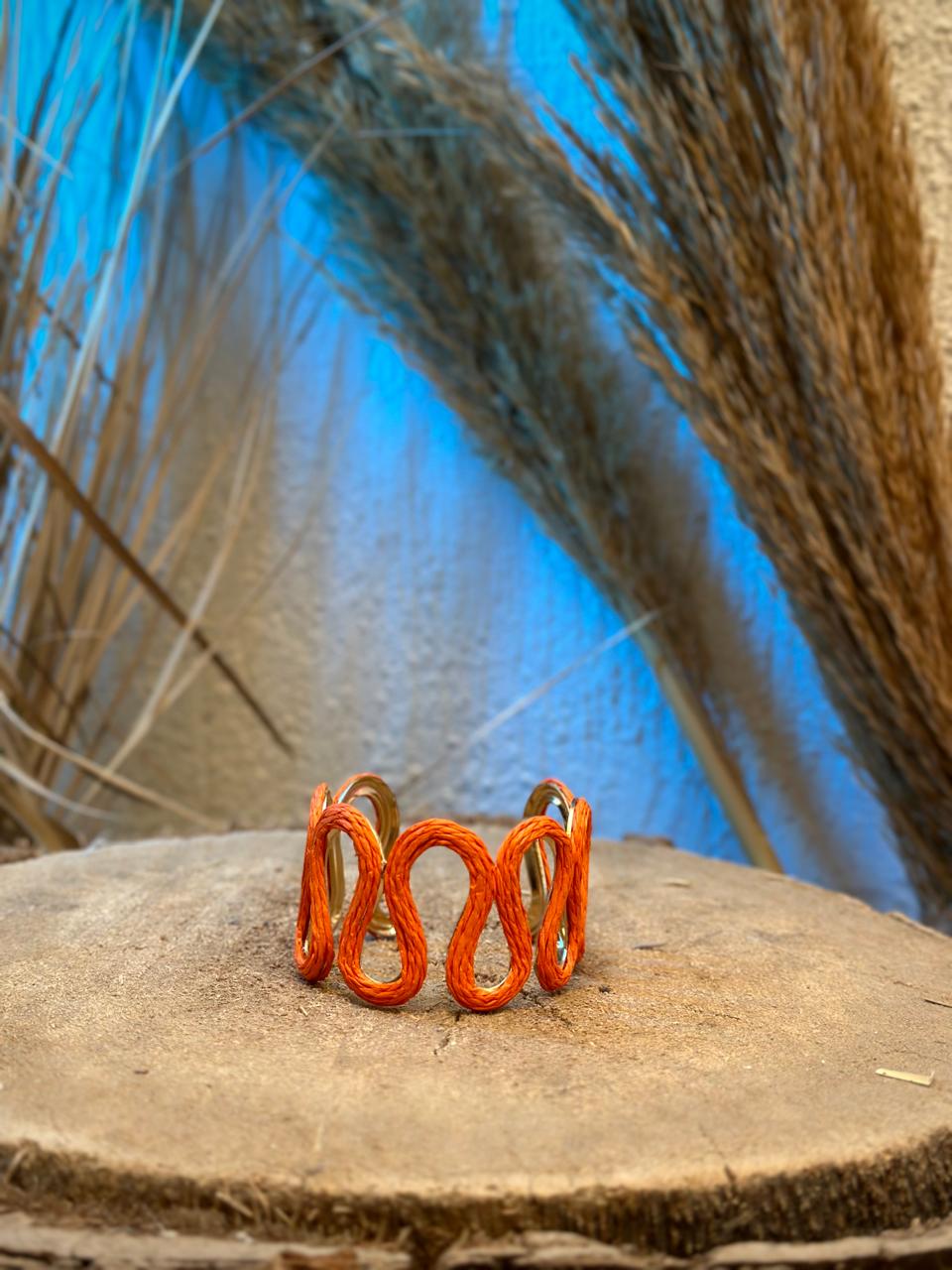 Elegant Wavy Bracelet