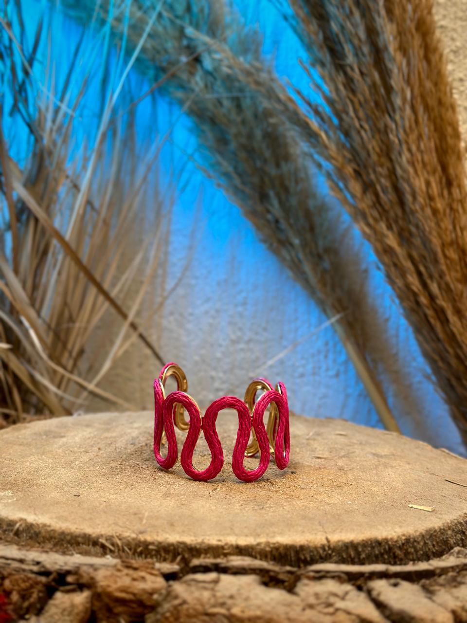 Elegant Wavy Bracelet