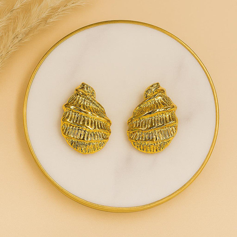 Modern Gold Shell Earrings - Chic Women's Accessories