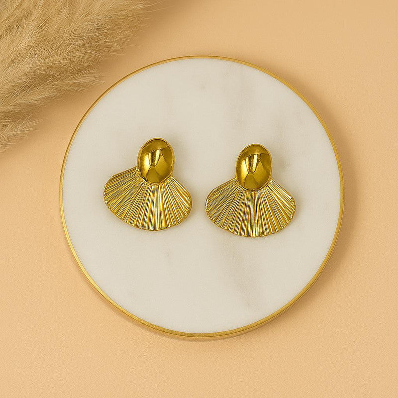 Chic Gold Shell Design Earrings - Women's Accessories