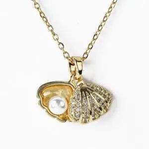 Pearl Shell Necklace – Natural Beauty with Timeless Grace