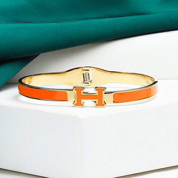 Elegant Metal "H" Bangle Bracelet - Image 3