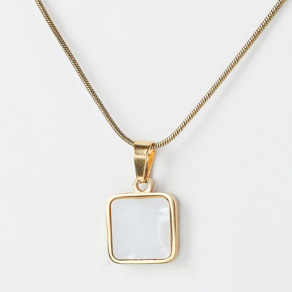 Square pendant gives a charming shine to the sparkle. - Image 3