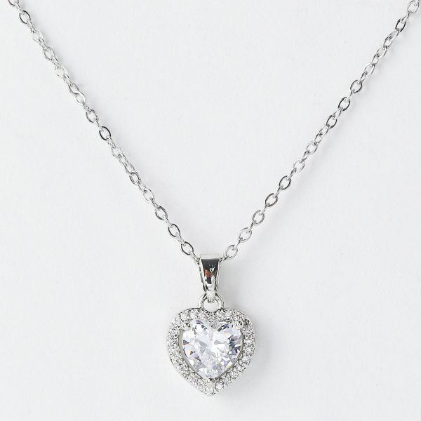 White heart necklace with a charming shine - Image 3