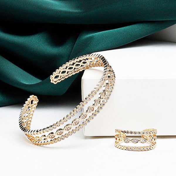 Elegant bracelet and ring set